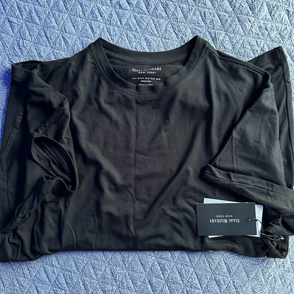 Isaac Mizrahi Men’s Black Dressy T-shirt, Med with Tags.